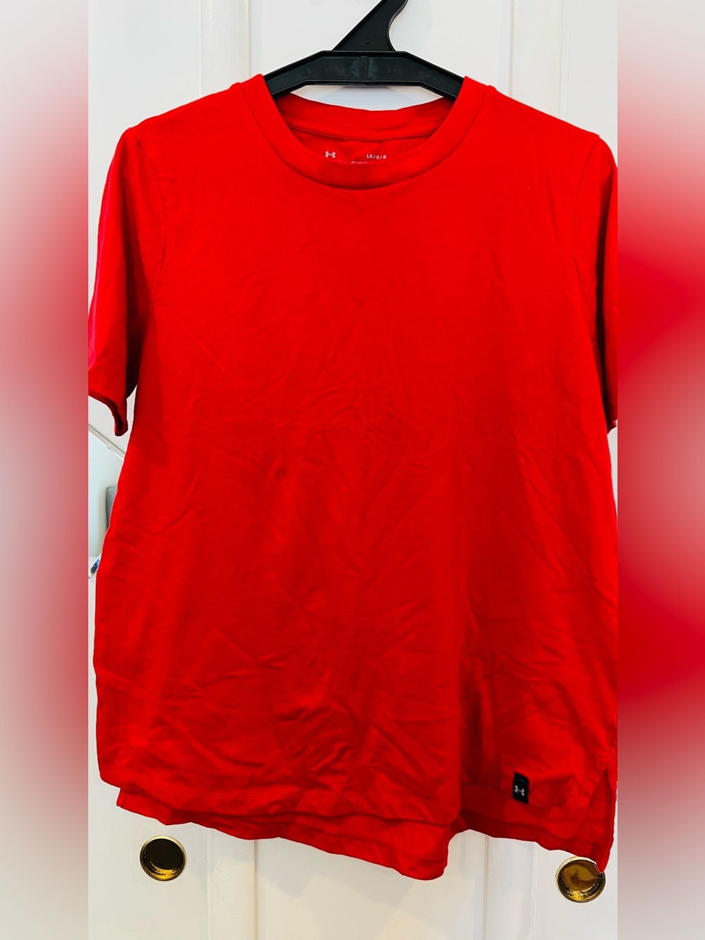 UnderArmour youth / women’s Bright Red Short Sleeve Crew Tee size L
